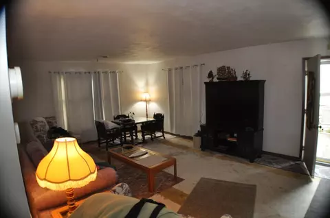 Living - 3214 W Carthage Apt 2 Dr, Freeport, IL 61032 photo 2 of 2