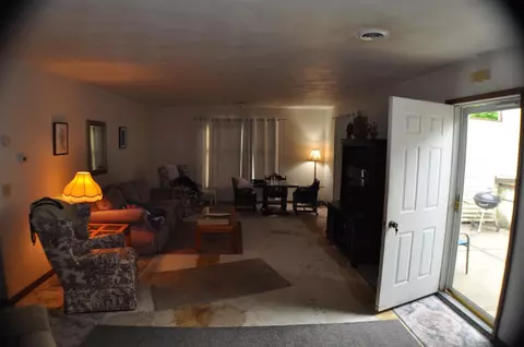 Other - 3214 W Carthage Apt 2 Dr, Freeport, IL 61032 photo 2 of 4
