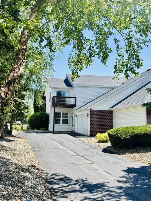10161 Metalmark Ln #2, Roscoe, IL 61073
