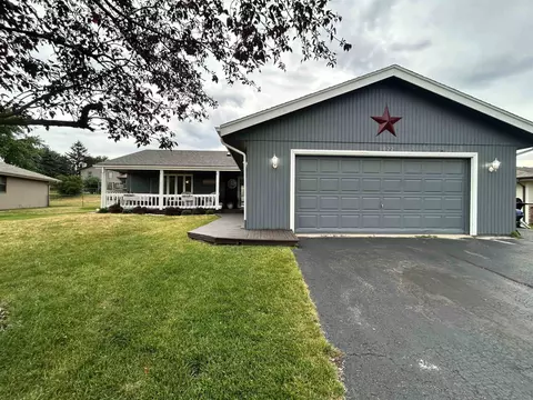 6022 Mulford Hills Dr, Loves Park, IL 61111
