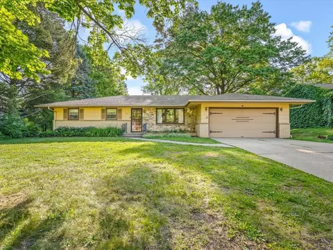 131 Dawn Ave, Rockford, IL 61107