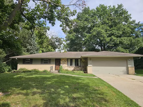131 Dawn Ave, Rockford, IL 61107