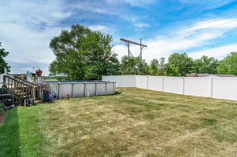 Exterior - 10444 Rock Ln, Roscoe, IL 61073 photo 12 of 15