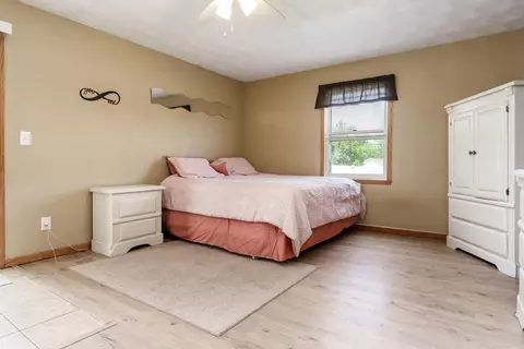 Bedroom - 10444 Rock Ln, Roscoe, IL 61073 photo 2 of 9