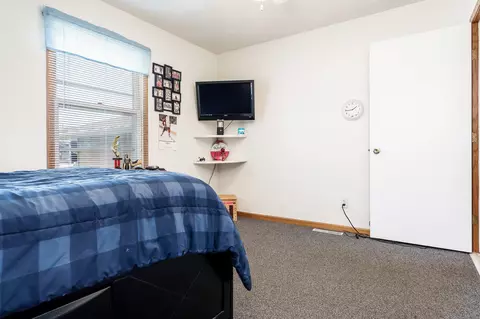 Bedroom - 10444 Rock Ln, Roscoe, IL 61073 photo 5 of 9