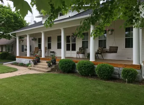 213 Genoa St, Cherry Valley, IL 61016 photo 4