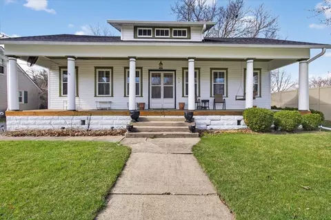 213 Genoa St, Cherry Valley, IL 61016 photo 2