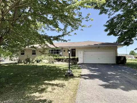 306 Beacon Dr, Belvidere, IL 61008
