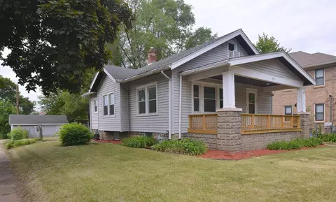 923 17th St, Rockford, IL 61104