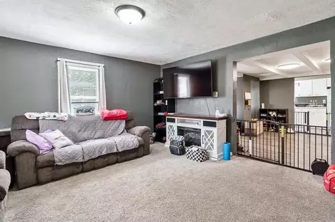 604 E Pleasant St, Belvidere, IL 61008 photo 3