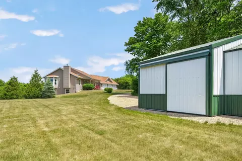 Exterior - 6880 E Cherry Hill Rd, Ridott, IL 61067 photo 12 of 12