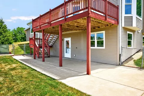 Exterior - 6880 E Cherry Hill Rd, Ridott, IL 61067 photo 7 of 12
