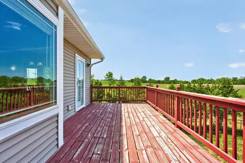 Exterior - 6880 E Cherry Hill Rd, Ridott, IL 61067 photo 9 of 12