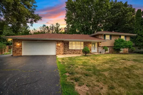 1393 Bryn Mawr St, Rockford, IL 61107