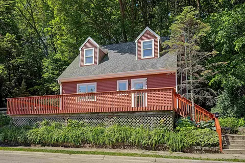 756 Dewey Ave, Galena, IL 61036