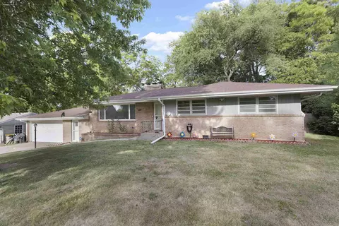 123 Dawn Ave, Rockford, IL 61107