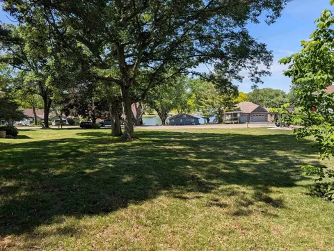 571 Baintree, Lake Summerset, IL 61019 photo 5