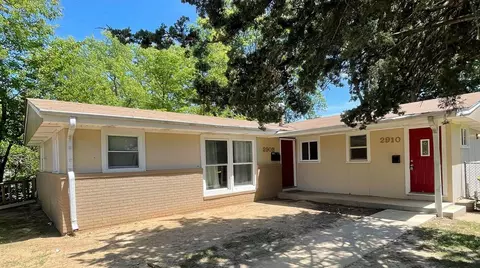 2910 Chatham Ln, Rockford, IL 61101