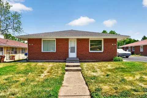 2611 Canterbury Ln, Rockford, IL 61101