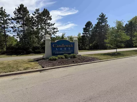 120 SE Brandywine Dr, Poplar Grove, IL 61065