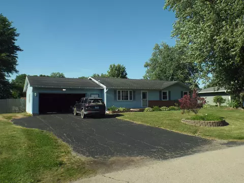 310 Lu Mar Dr, Pearl City, IL 61062