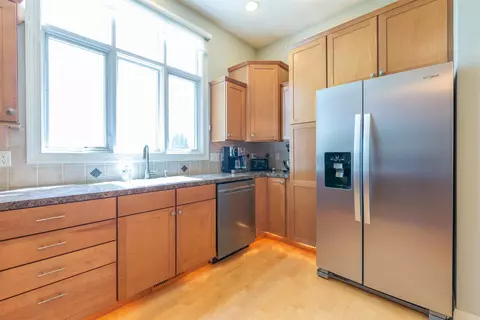 1021 Bertram Dr, Freeport, IL 61032 photo 8
