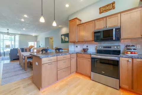 1021 Bertram Dr, Freeport, IL 61032 photo 7