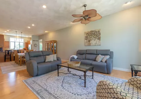 1021 Bertram Dr, Freeport, IL 61032 photo 3