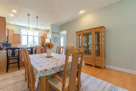1021 Bertram Dr, Freeport, IL 61032 photo 5