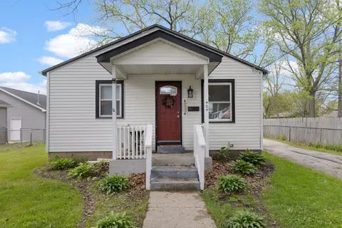 404 S 8th St, Oregon, IL 61061