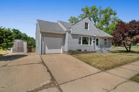 3540 Louisiana Rd, Rockford, IL 61108