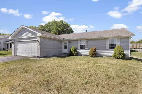 181 Prairie Moon Dr, Davis Junction, IL 61020