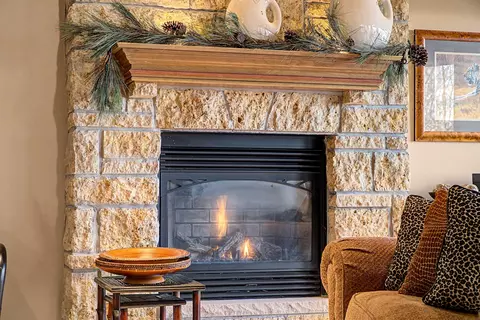 Living - 1 E Hoffman Rd, Elizabeth, IL 61028 photo 7 of 7