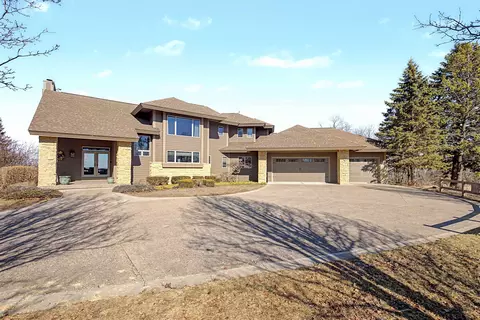 Exterior - 1 E Hoffman Rd, Elizabeth, IL 61028 photo 1 of 9