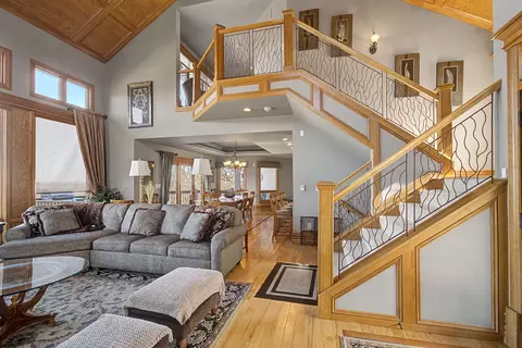 Living - 1 E Hoffman Rd, Elizabeth, IL 61028 photo 2 of 7