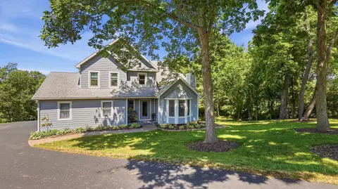 3 Laurel Ct, Galena, IL 61036
