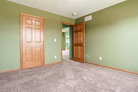 Bedroom - 622 Ashleigh Ln, Roscoe, IL 61073 photo 4 of 6