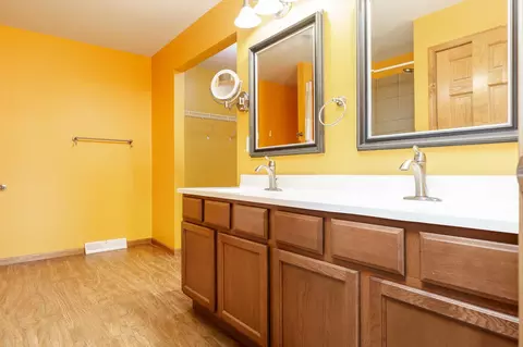 Bath - 622 Ashleigh Ln, Roscoe, IL 61073 photo 1 of 4