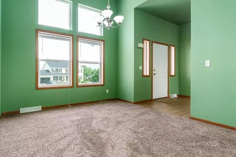 Living - 622 Ashleigh Ln, Roscoe, IL 61073 photo 7 of 7