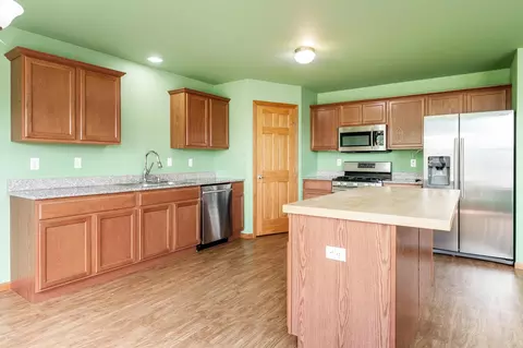 Kitchen - 622 Ashleigh Ln, Roscoe, IL 61073 photo 3 of 5