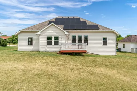 Exterior - 622 Ashleigh Ln, Roscoe, IL 61073 photo 5 of 6