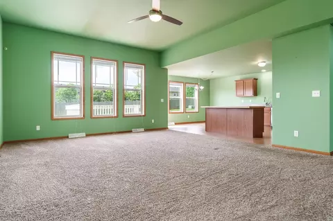 Living - 622 Ashleigh Ln, Roscoe, IL 61073 photo 1 of 7
