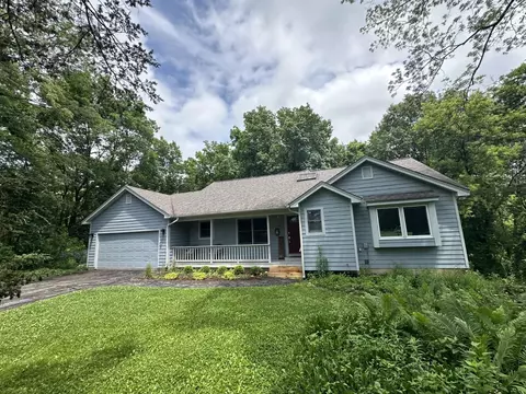8 E Aspen Ct, Galena, IL 61036