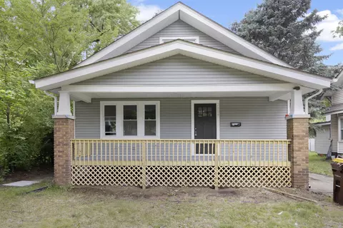 2009 4th St, Rockford, IL 61104