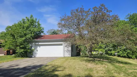 2902 Hanford Dr, Rockford, IL 61114