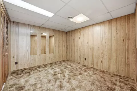 Bedroom - 2014 Cimarron Dr, Freeport, IL 61032 photo 4 of 4