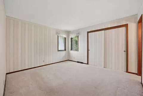 Bedroom - 2014 Cimarron Dr, Freeport, IL 61032 photo 1 of 4
