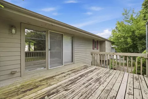 Exterior - 2014 Cimarron Dr, Freeport, IL 61032 photo 3 of 4