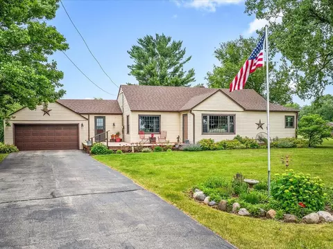 3168 Rotary Rd, Rockford, IL 61109