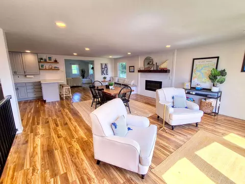 Living - 5-165 Heathcliff Dr, Lanark, IL 61046 photo 2 of 8